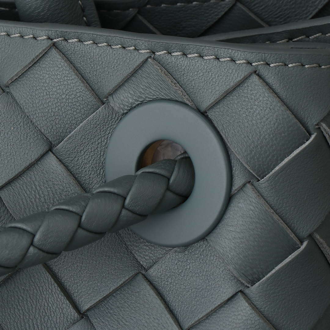 Bottega Veneta BV 743568 Small Andiamo BV9007