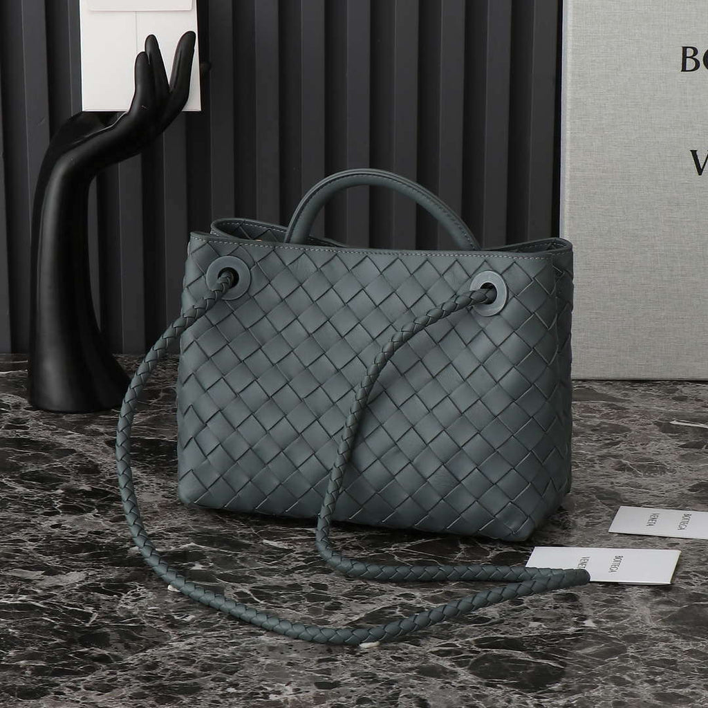 Bottega Veneta BV 743568 Small Andiamo BV9007