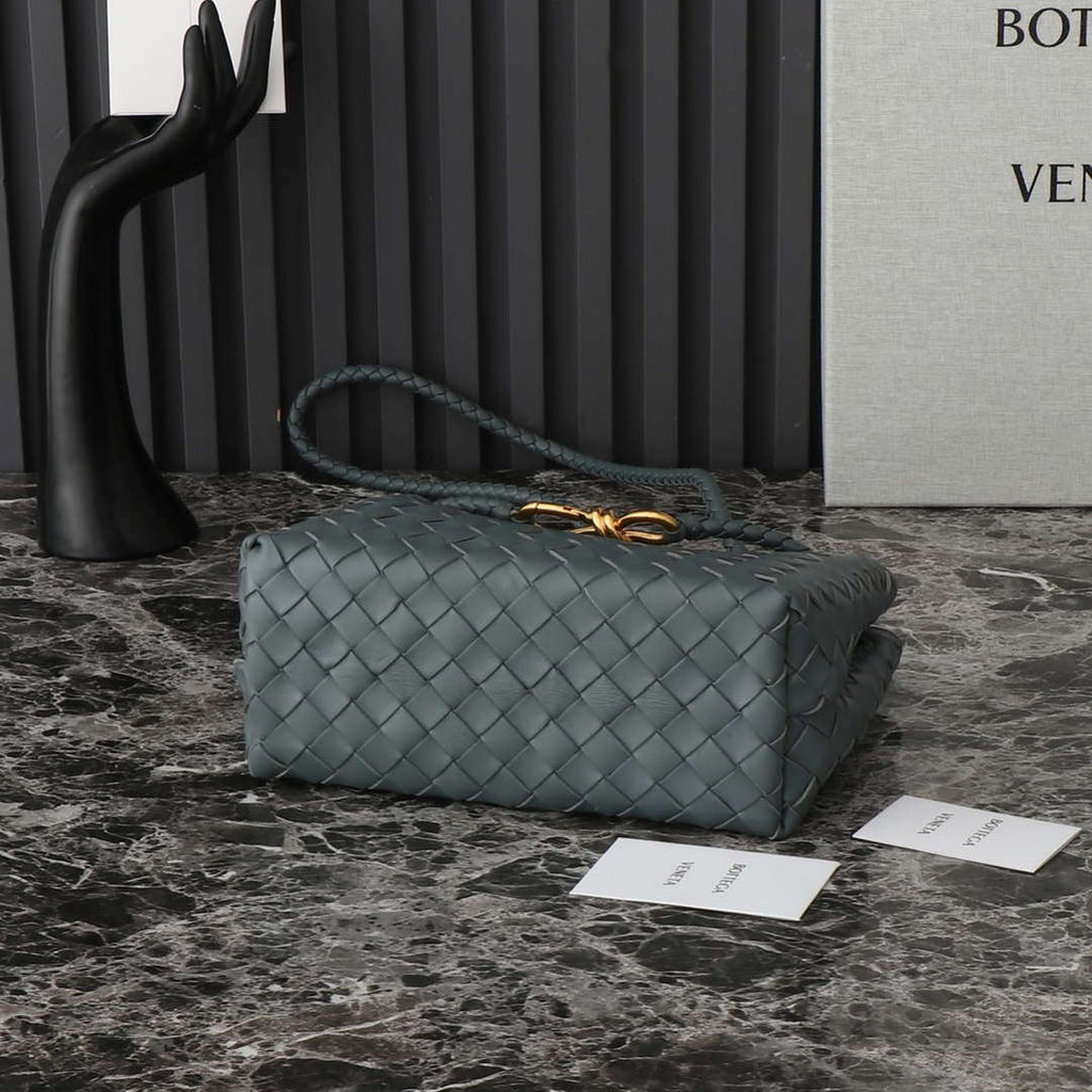 Bottega Veneta BV 743568 Small Andiamo BV9007