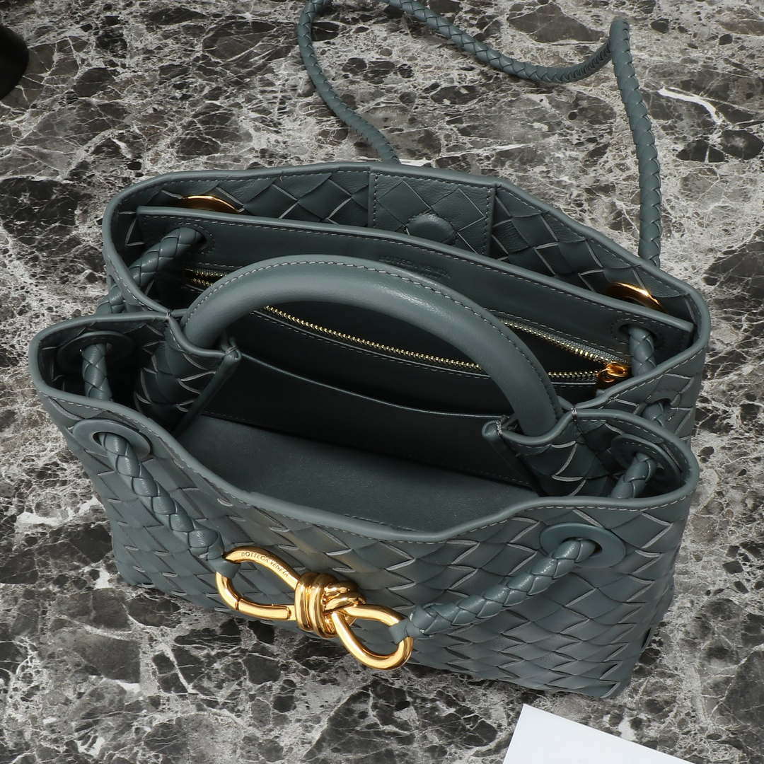 Bottega Veneta BV 743568 Small Andiamo BV9007