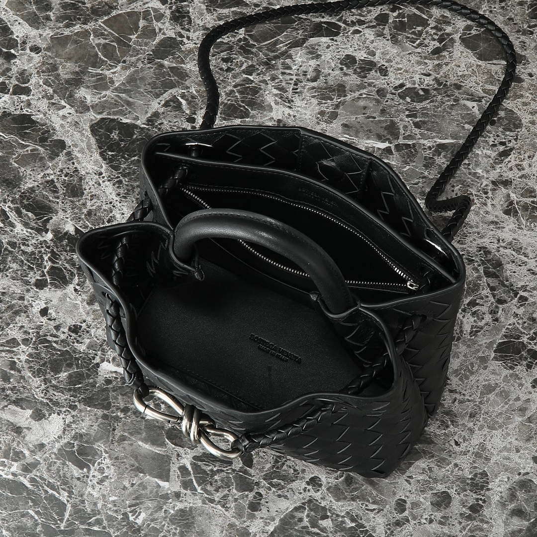 Bottega Veneta BV 766014 Small Andiamo BV9009