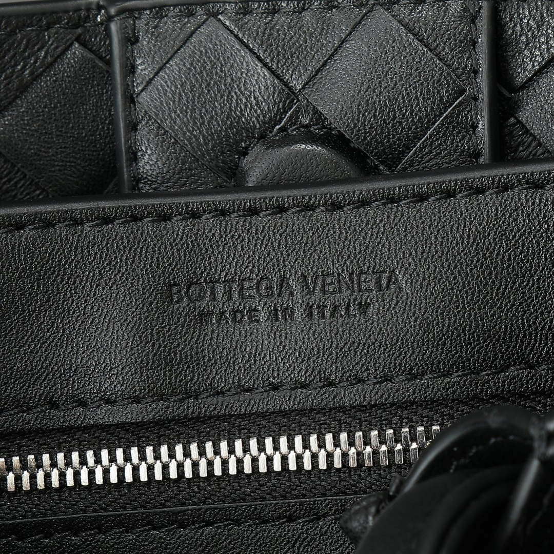Bottega Veneta BV 766014 Small Andiamo BV9009