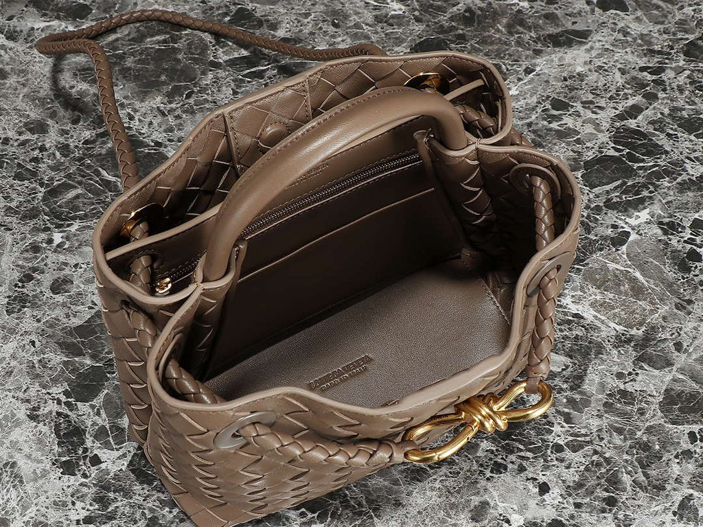 Bottega Veneta BV 766014 Small Andiamo BV9010