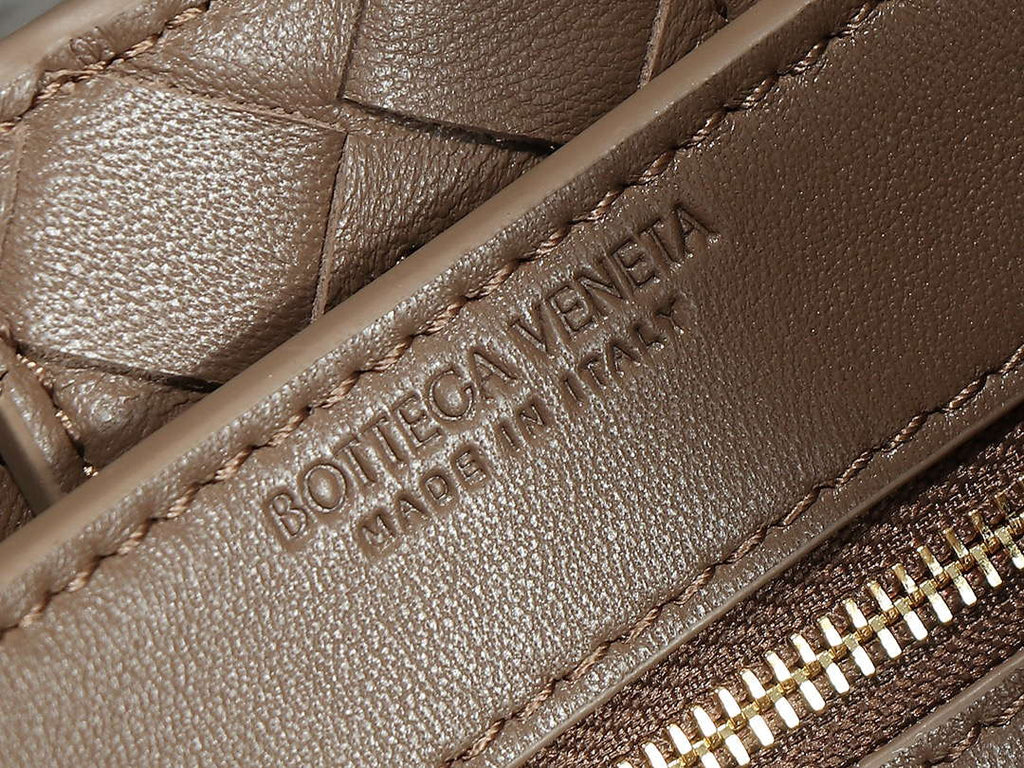 Bottega Veneta BV 766014 Small Andiamo BV9010