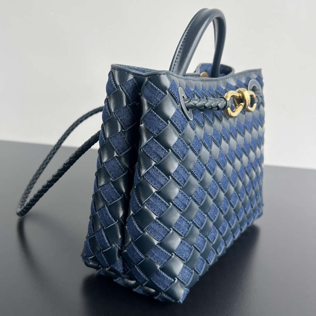 Bottega Veneta BV 743568 Small Andiamo BV9105