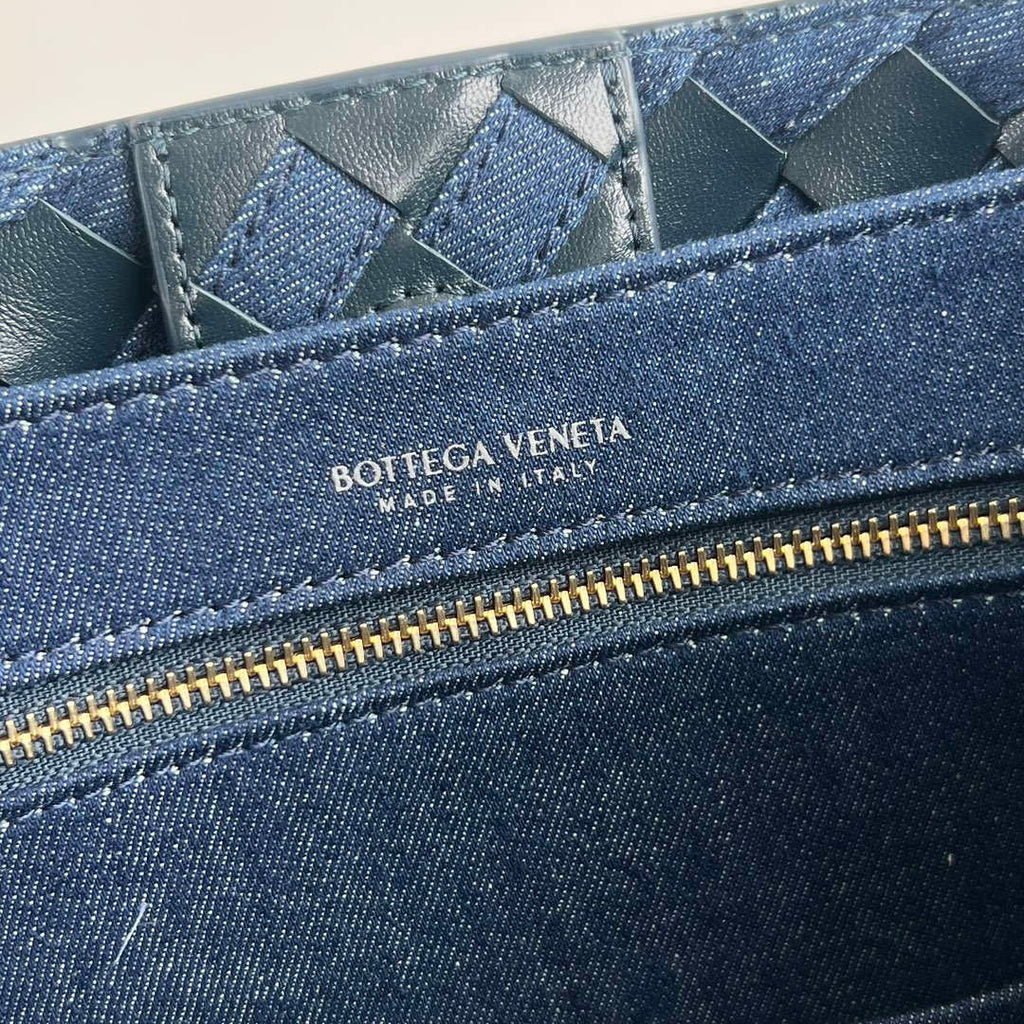 Bottega Veneta BV 743568 Small Andiamo BV9105