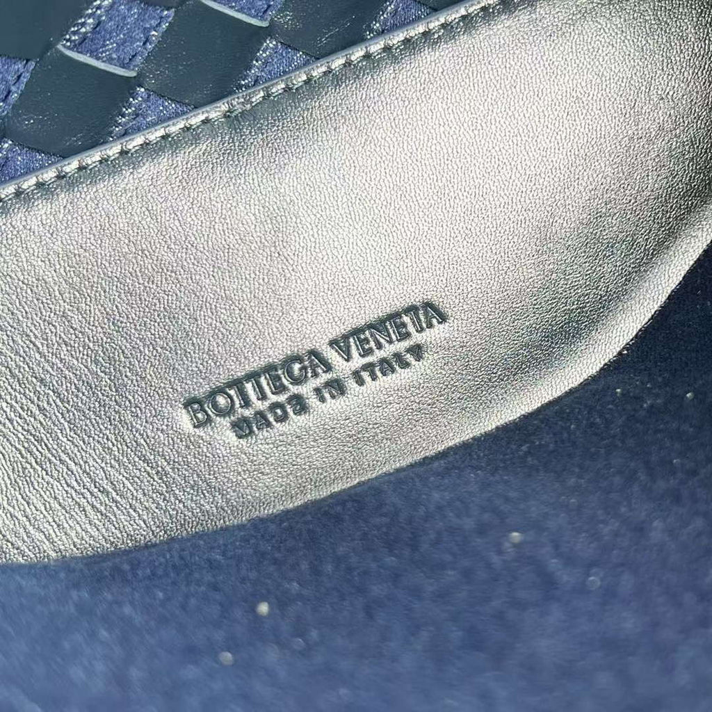 Bottega Veneta BV 743568 Small Andiamo BV9105