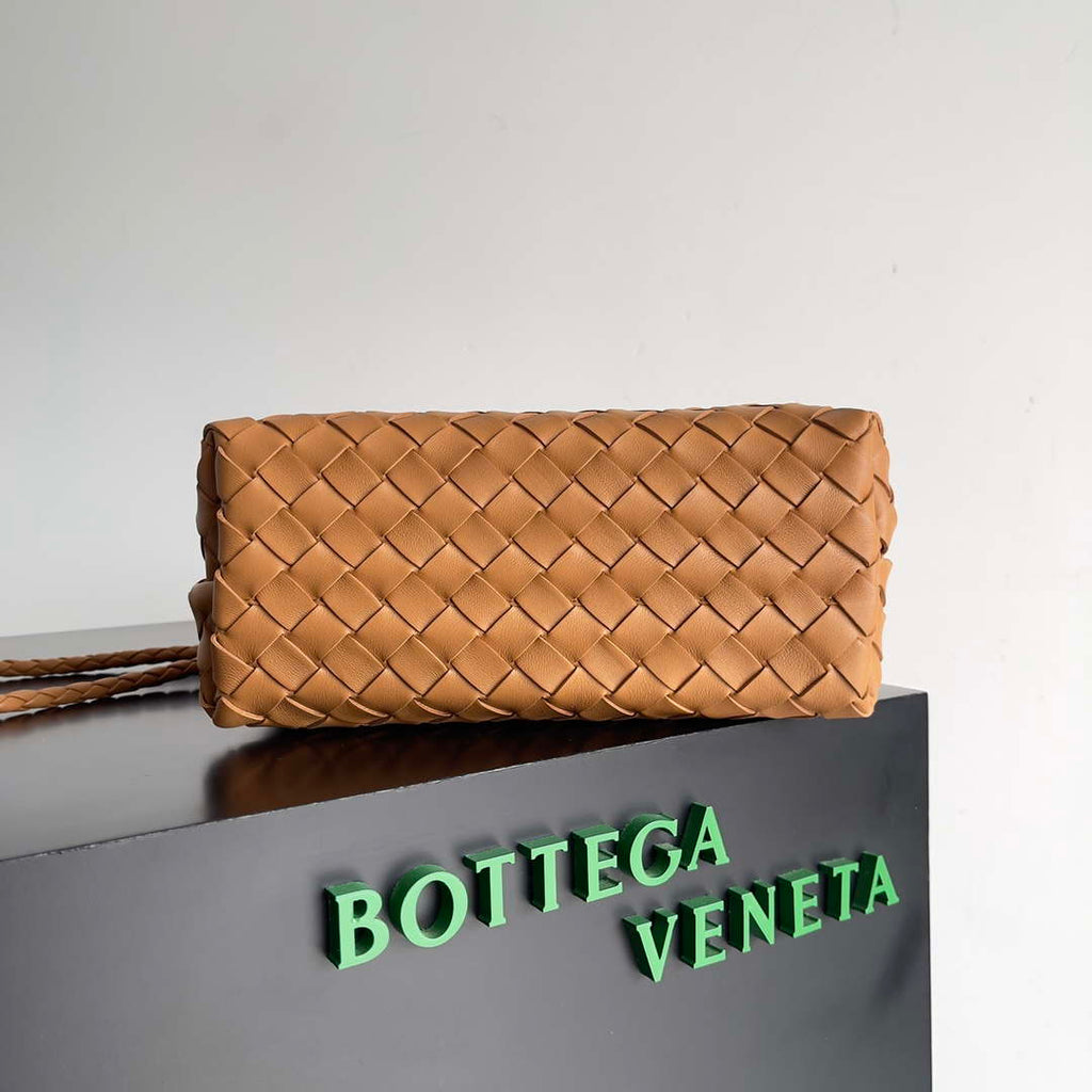 Bottega Veneta BV 743568 Small Andiamo Ligth Brown