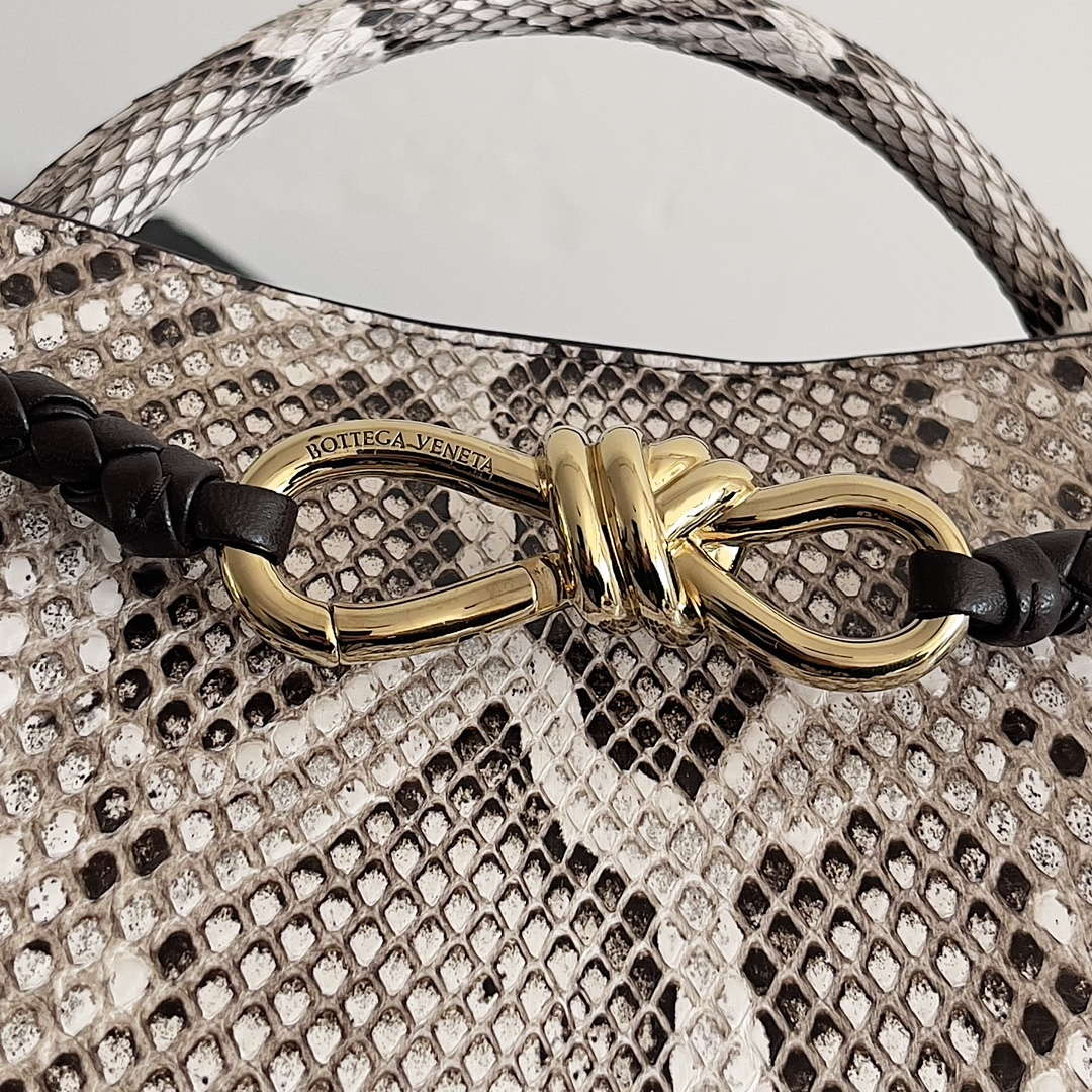 Bottega Veneta BV 743568 Small Andiamo Snakeskin Handbag BV9070