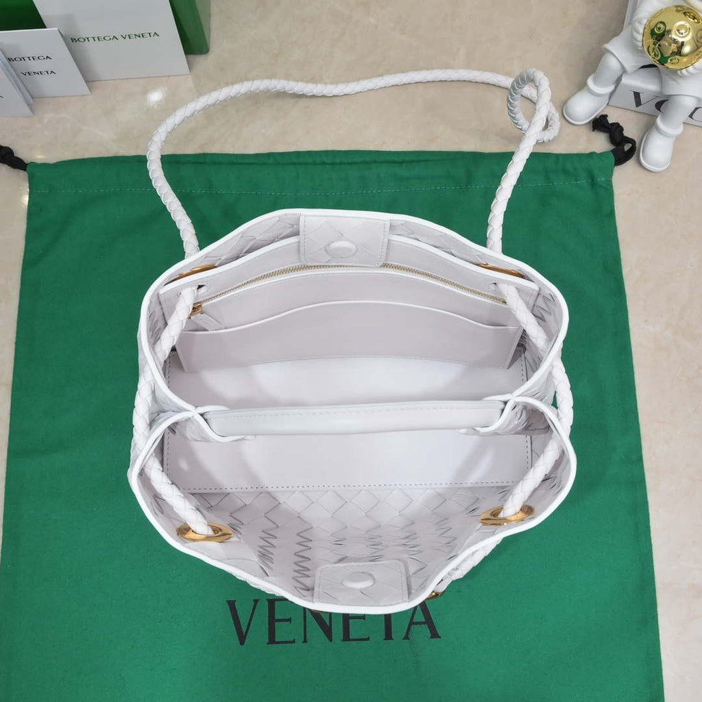 Bottega Veneta BV 743568 Small Andiamo White