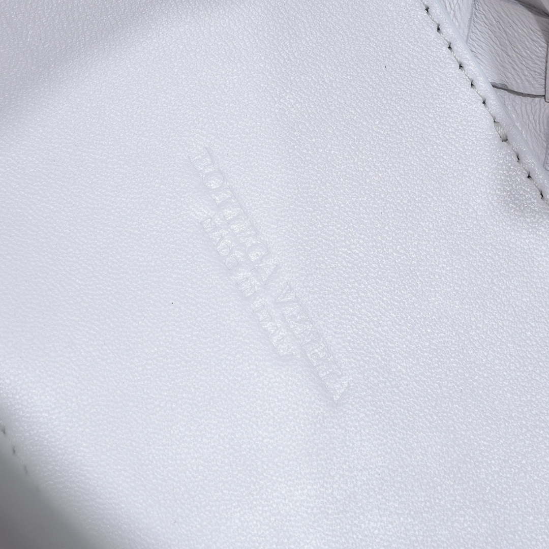 Bottega Veneta BV 743568 Small Andiamo White