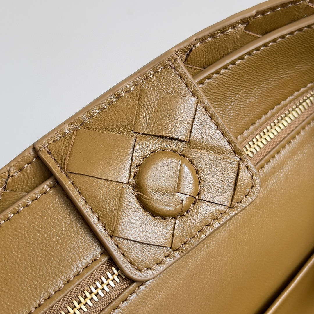 Bottega Veneta BV 743568 Small Andiamo with Suede Bag Brown