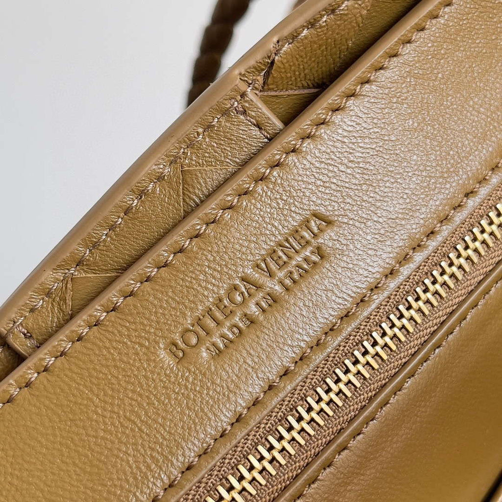 Bottega Veneta BV 743568 Small Andiamo with Suede Bag Brown