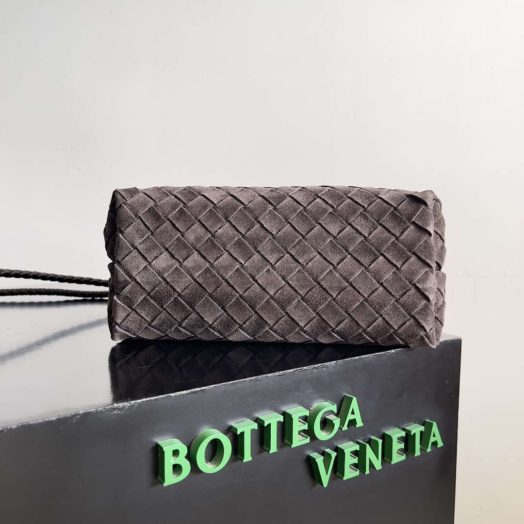 Bottega Veneta BV 743568 Small Andiamo with Suede Bag BV9001
