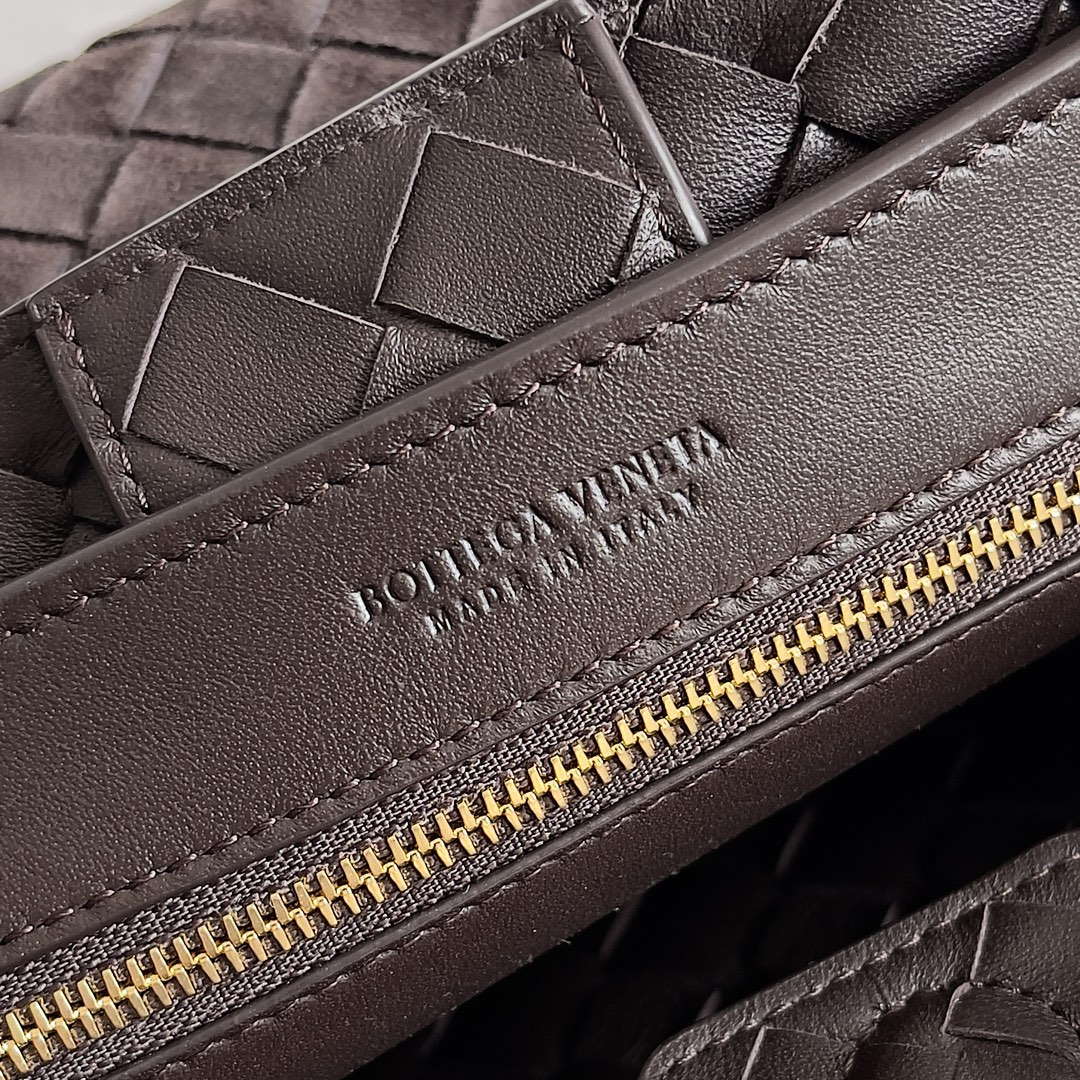 Bottega Veneta BV 743568 Small Andiamo with Suede Bag BV9001