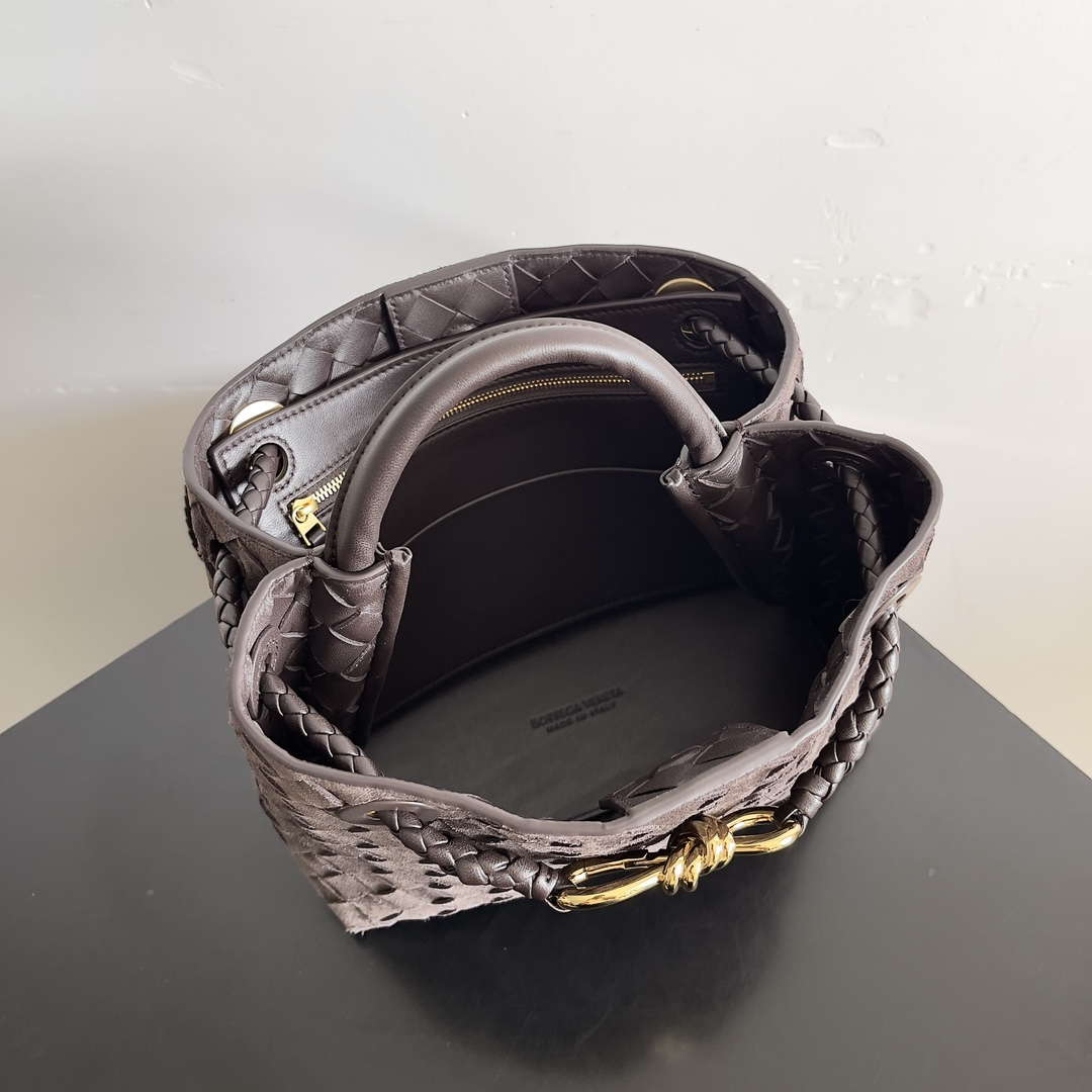 Bottega Veneta BV 743568 Small Andiamo with Suede Bag BV9001