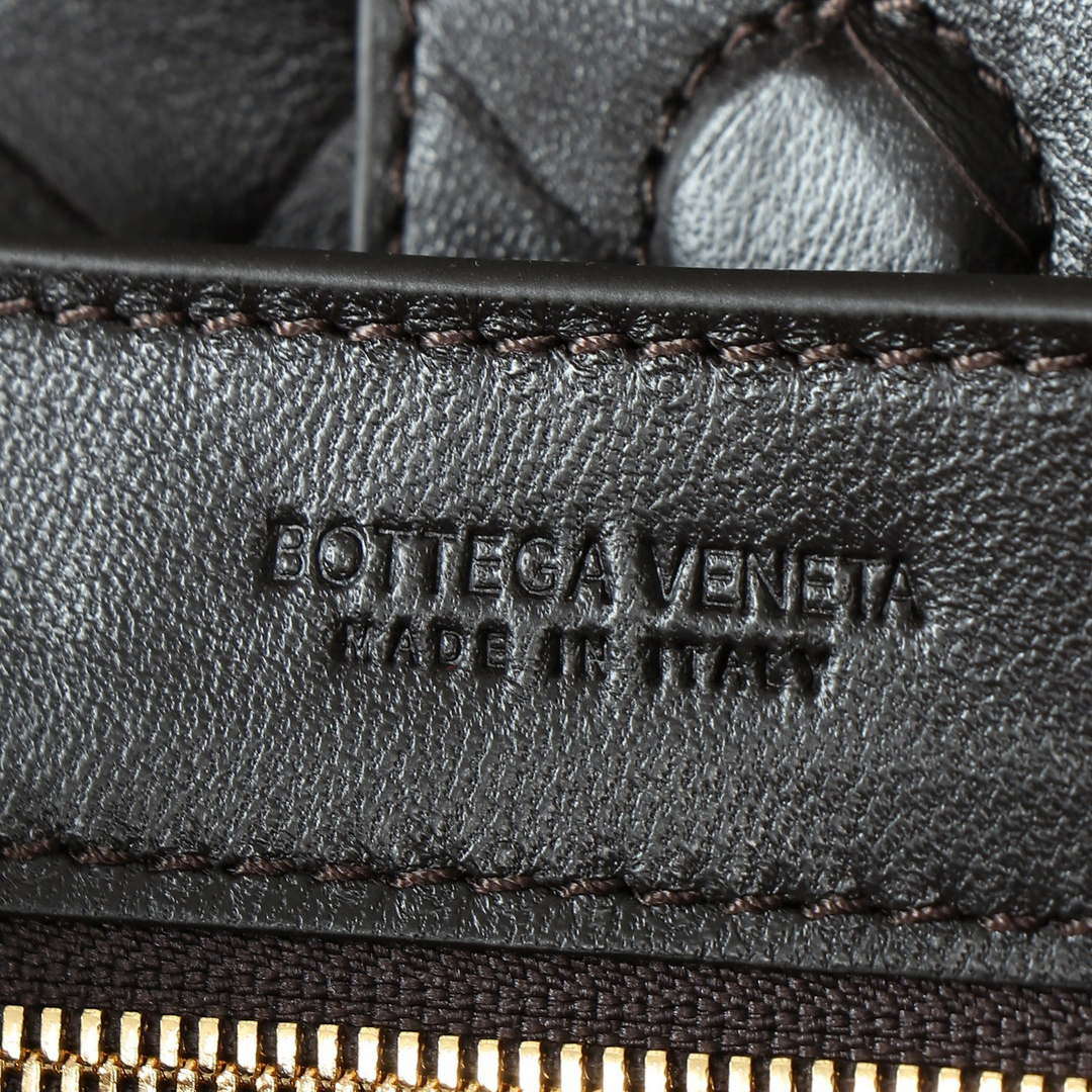 Bottega Veneta BV 743568 Small Andiamo with Suede Bag BV9002