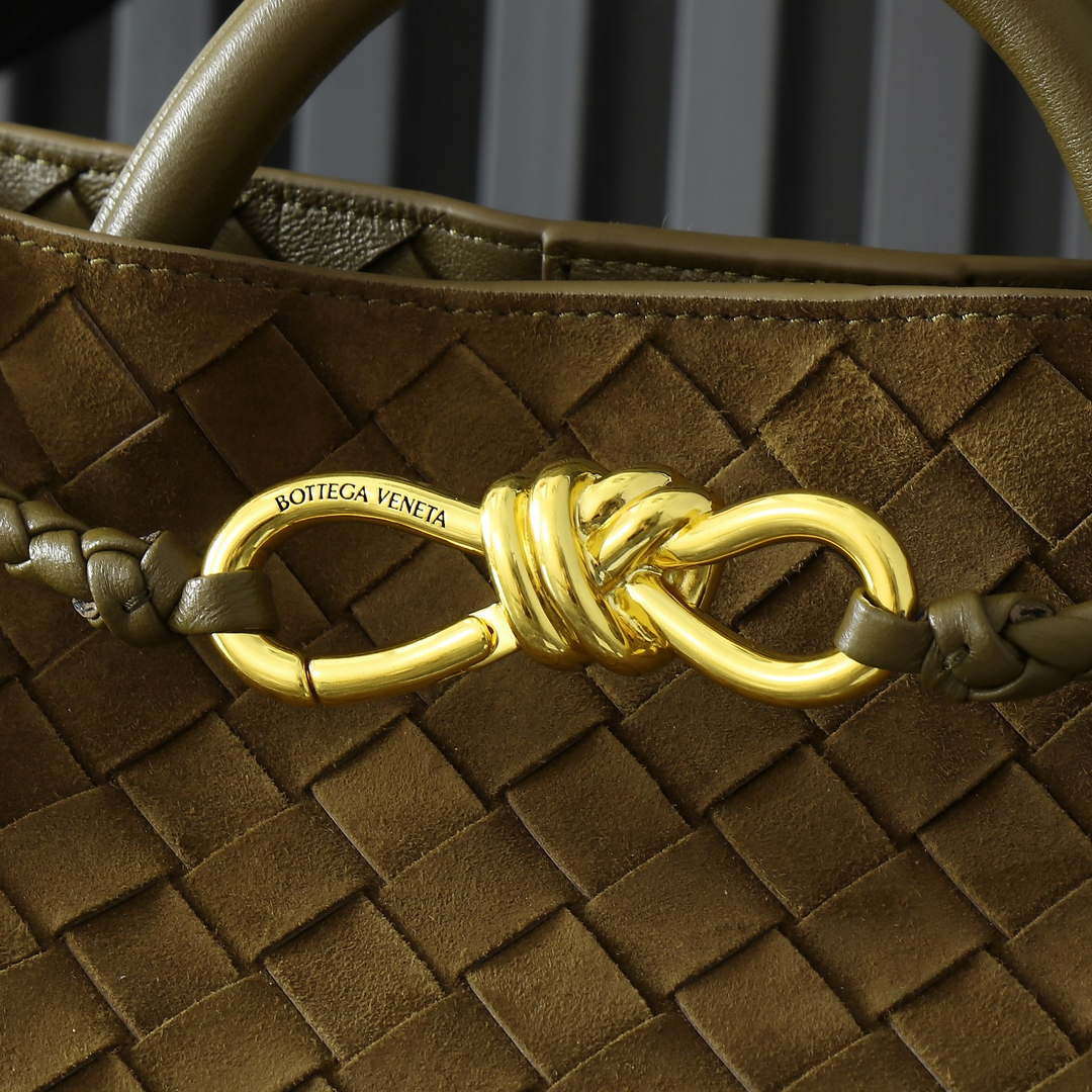 Bottega Veneta BV 743568 Small Andiamo with Suede Bag BV9003