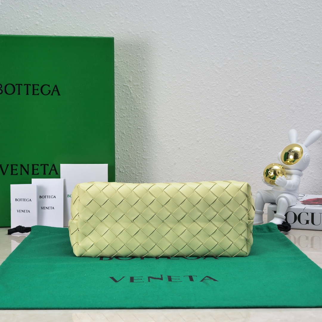 Bottega Veneta BV 743568 Small Andiamo Yellow