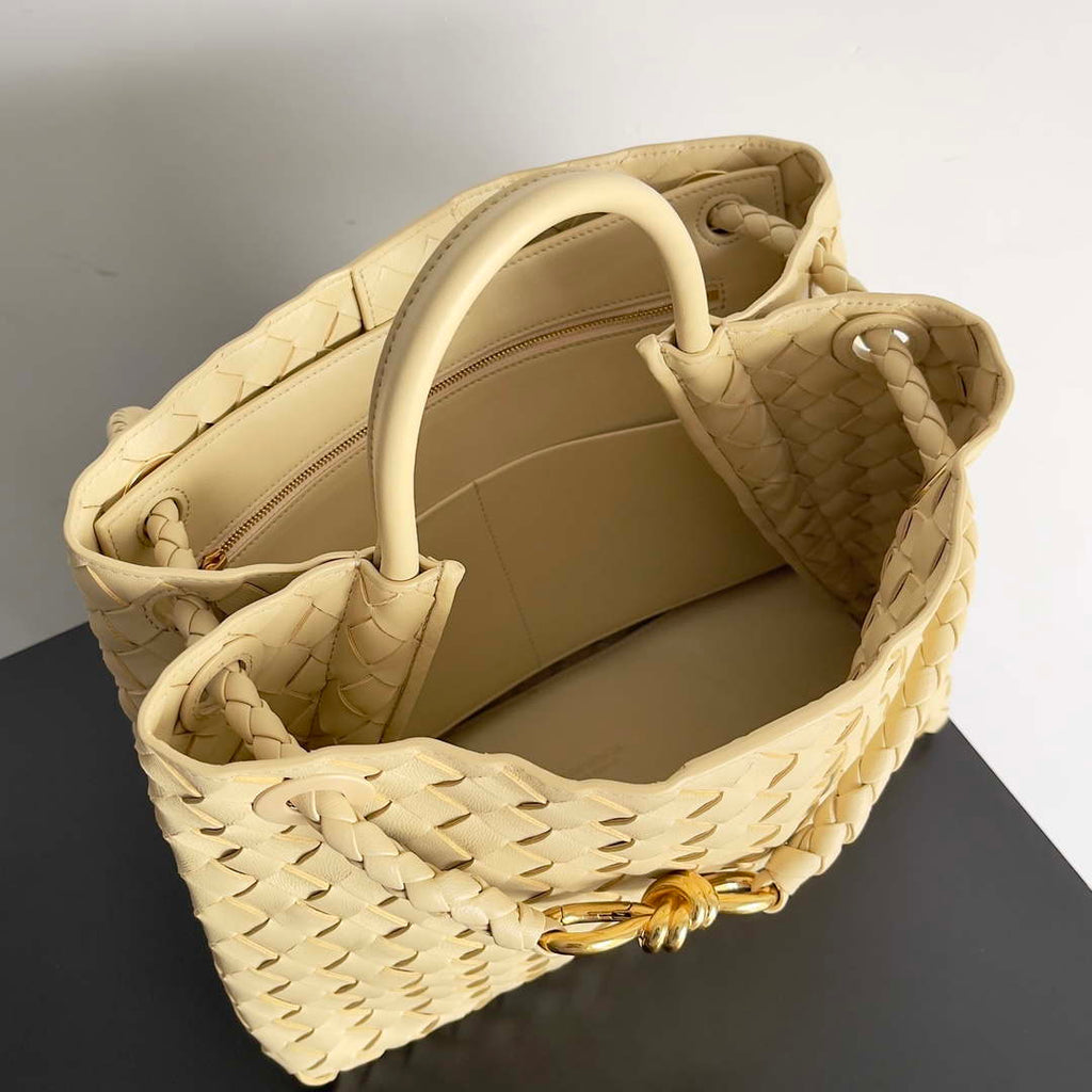 Bottega Veneta BV 743572 Medium Andiamo Apricot