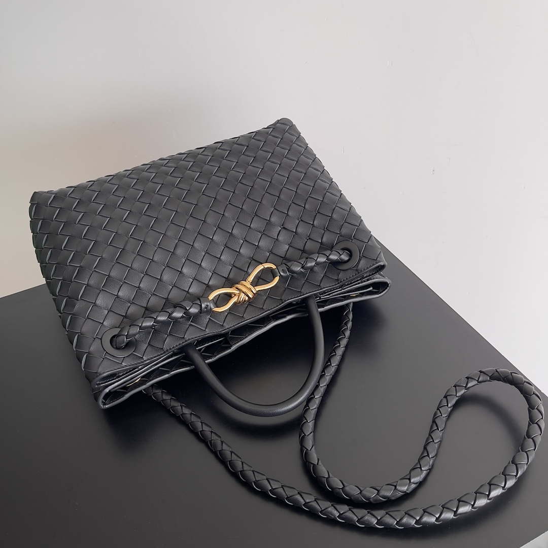 Bottega Veneta BV 743572 Medium Andiamo Black