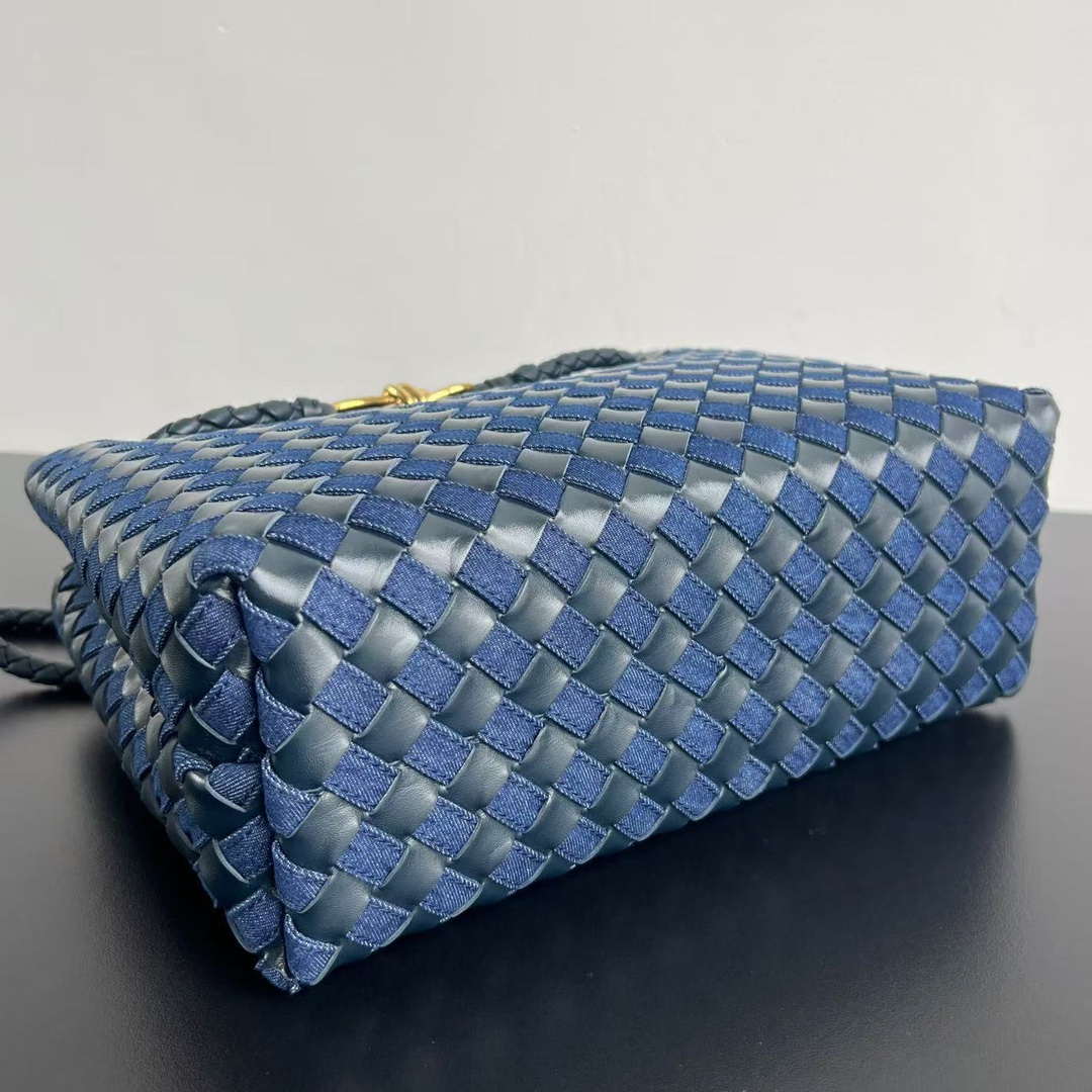 Bottega Veneta BV 743572 Medium Andiamo BV9106
