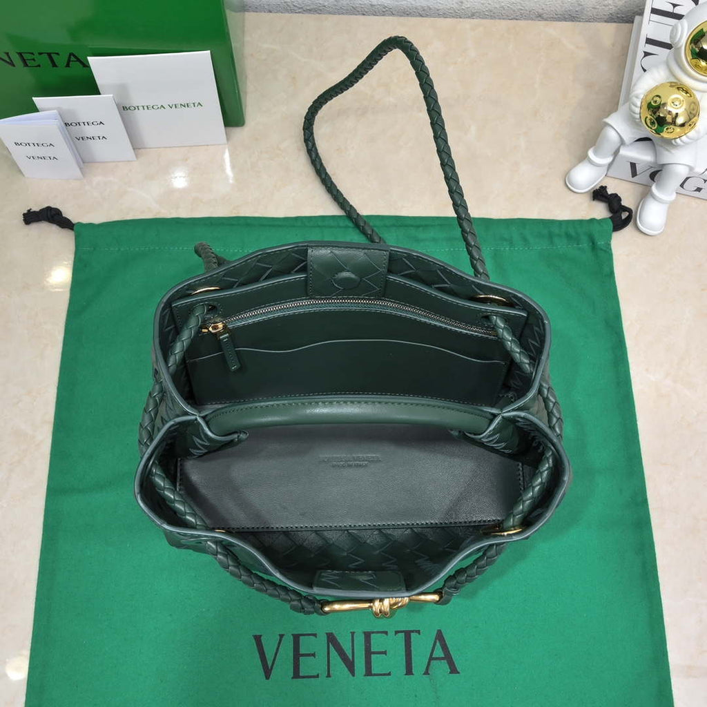 Bottega Veneta BV 743572 Medium Andiamo Dark Green