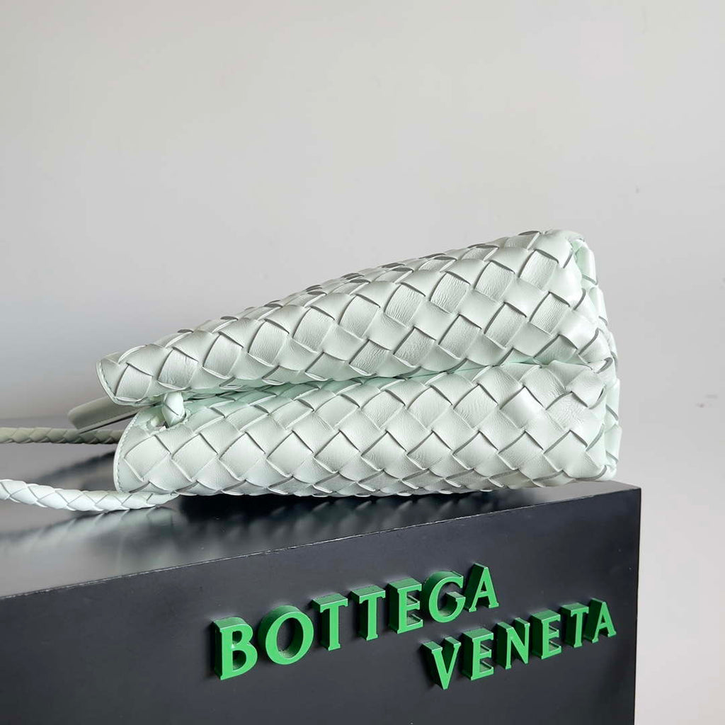 Bottega Veneta BV 743572 Medium Andiamo Glacier blue