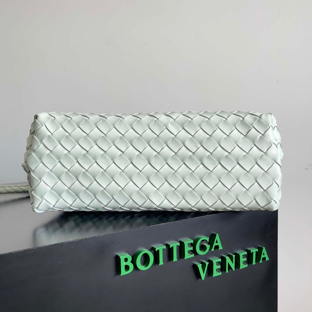 Bottega Veneta BV 743572 Medium Andiamo Glacier blue