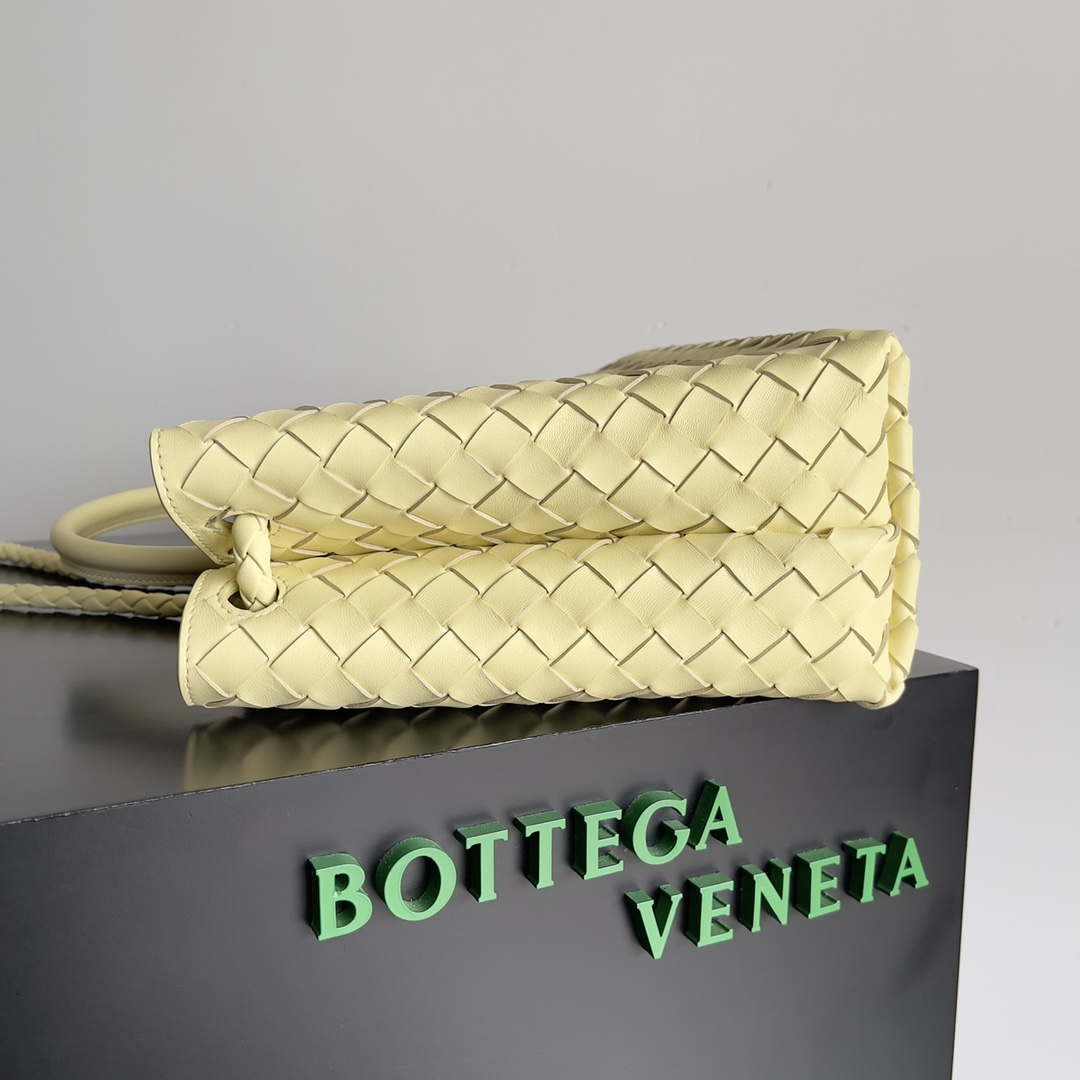 Bottega Veneta BV 743572 Medium Andiamo Ligth Yellow - Default Title - View 4