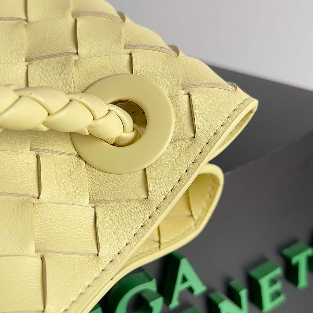 Bottega Veneta BV 743572 Medium Andiamo Ligth Yellow