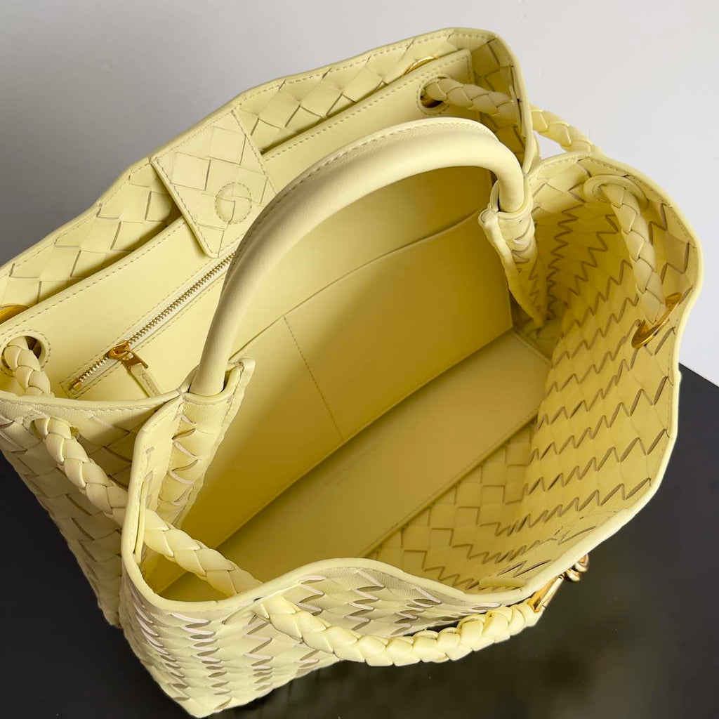 Bottega Veneta BV 743572 Medium Andiamo Ligth Yellow