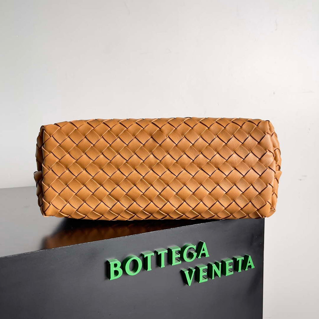 Bottega Veneta BV 743572 Medium Andiamo Tan