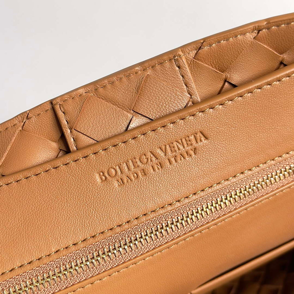 Bottega Veneta BV 743572 Medium Andiamo Tan