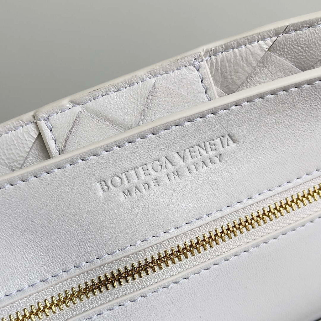 Bottega Veneta BV 743572 Medium Andiamo White
