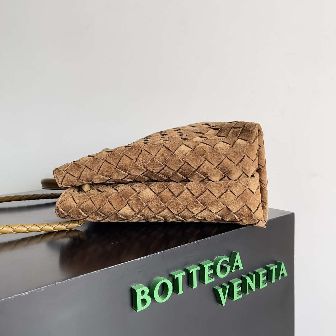 Bottega Veneta BV 743572 Medium Andiamo With Suede Brown