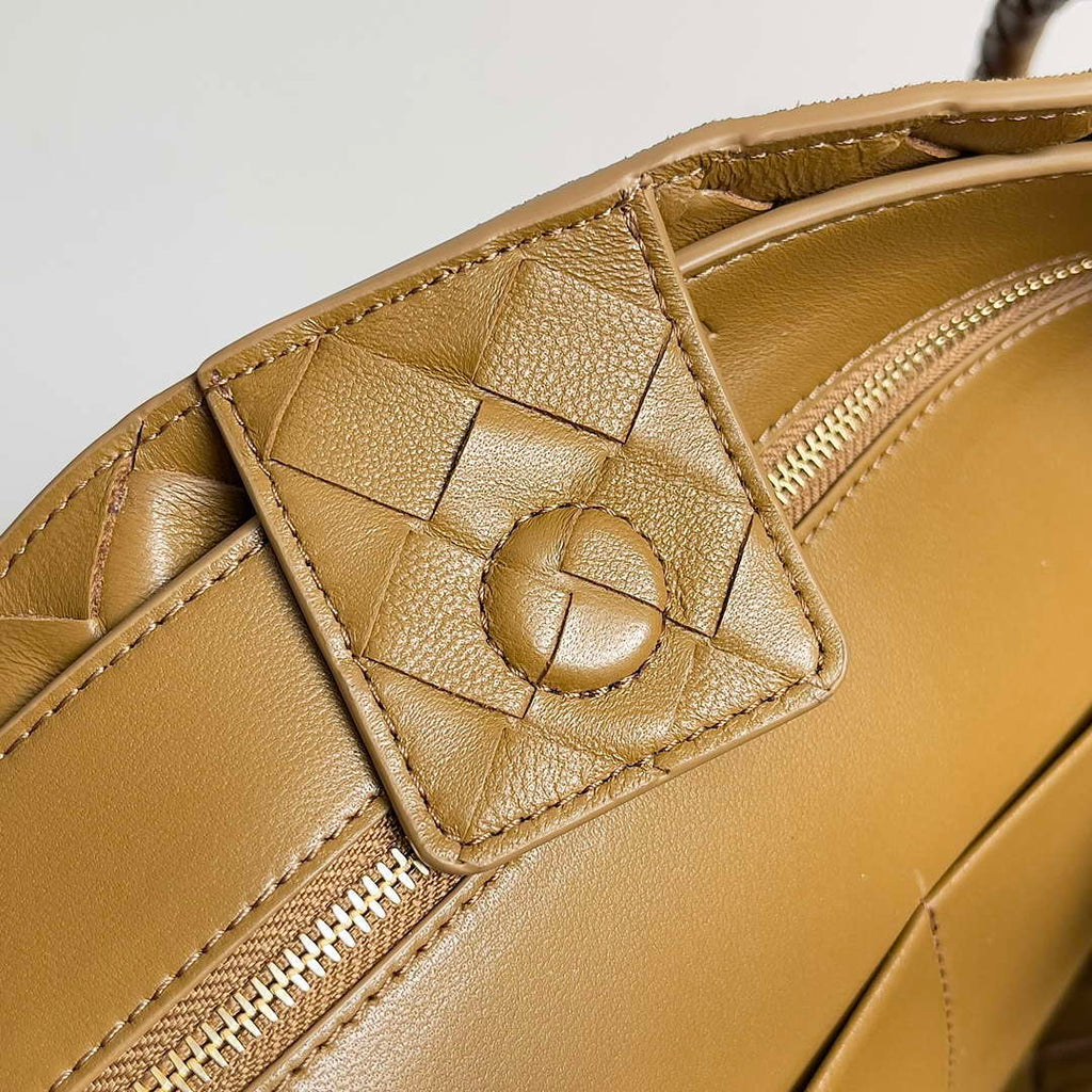 Bottega Veneta BV 743572 Medium Andiamo With Suede Brown