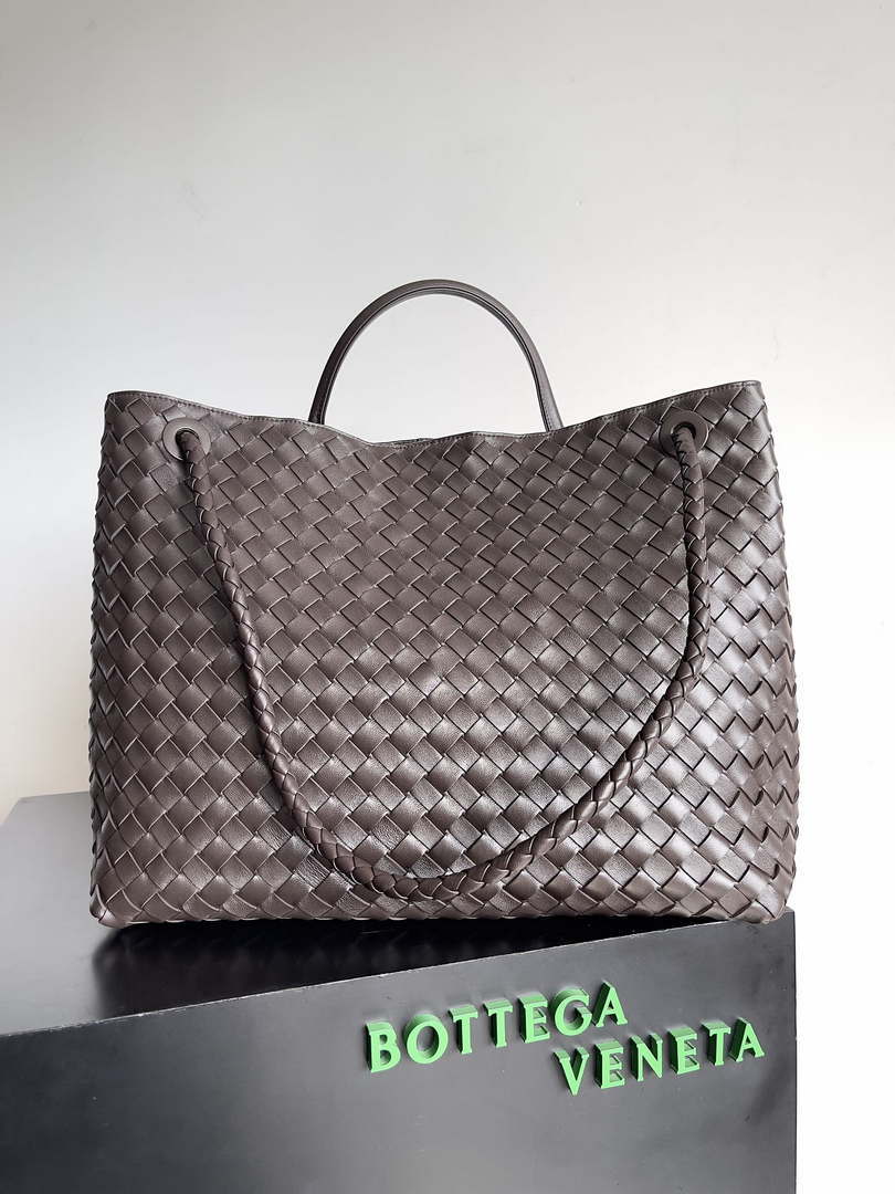 Bottega Veneta BV 743575 Large Andiamo Dark Brown