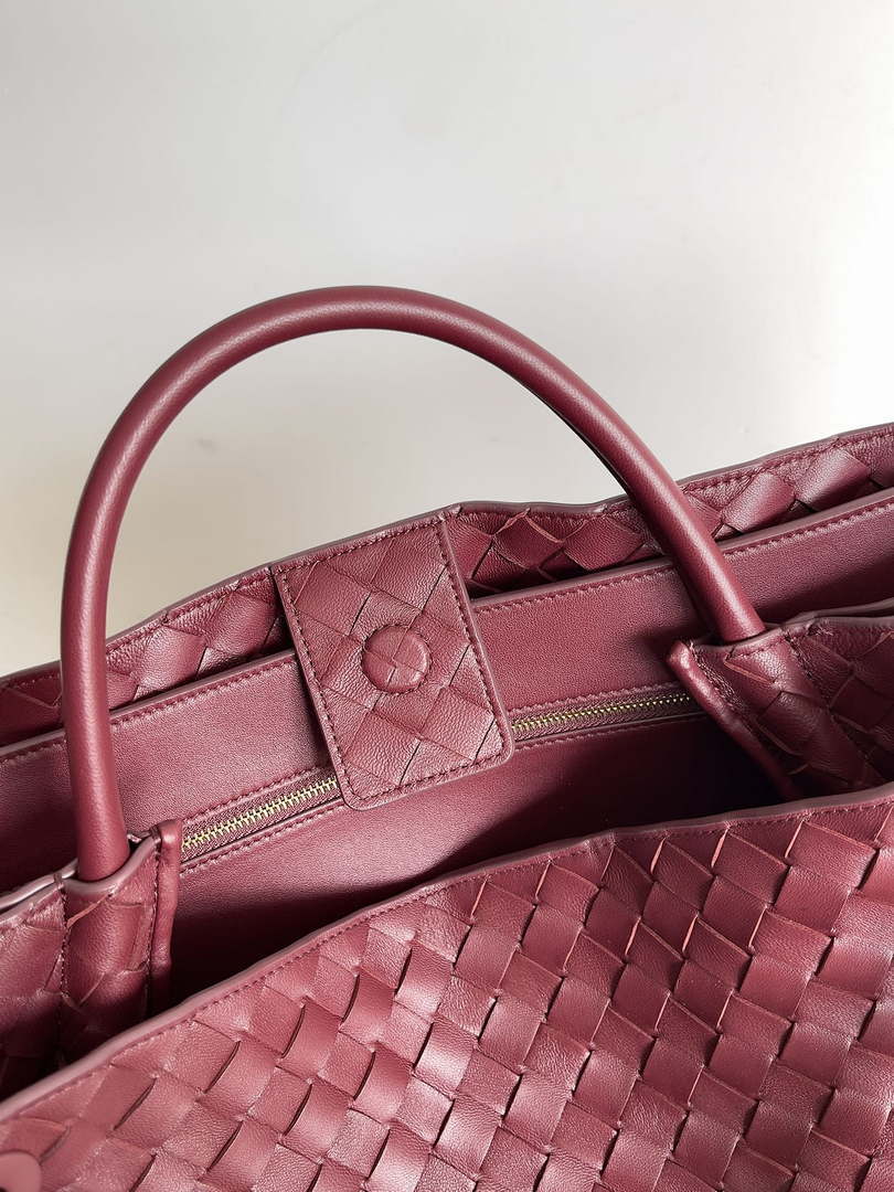 Bottega Veneta BV 743575 Large Andiamo Wine Red