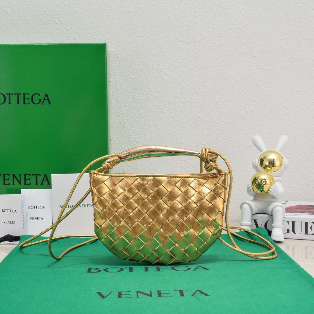 Bottega Veneta BV 744267 Mini Sardine Cross-body bag realised with Intrecciato Gold