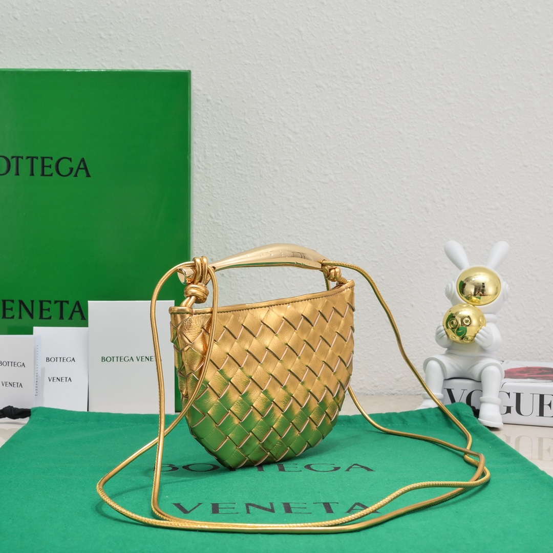 Bottega Veneta BV 744267 Mini Sardine Cross-body bag realised with Intrecciato Gold