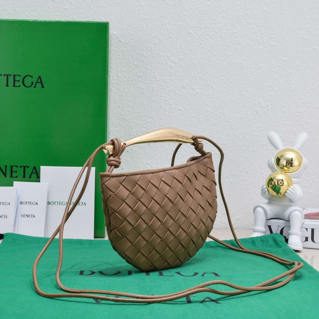 Bottega Veneta BV 744267 Mini Sardine Cross-body bag realised with Intrecciato Dark Brown