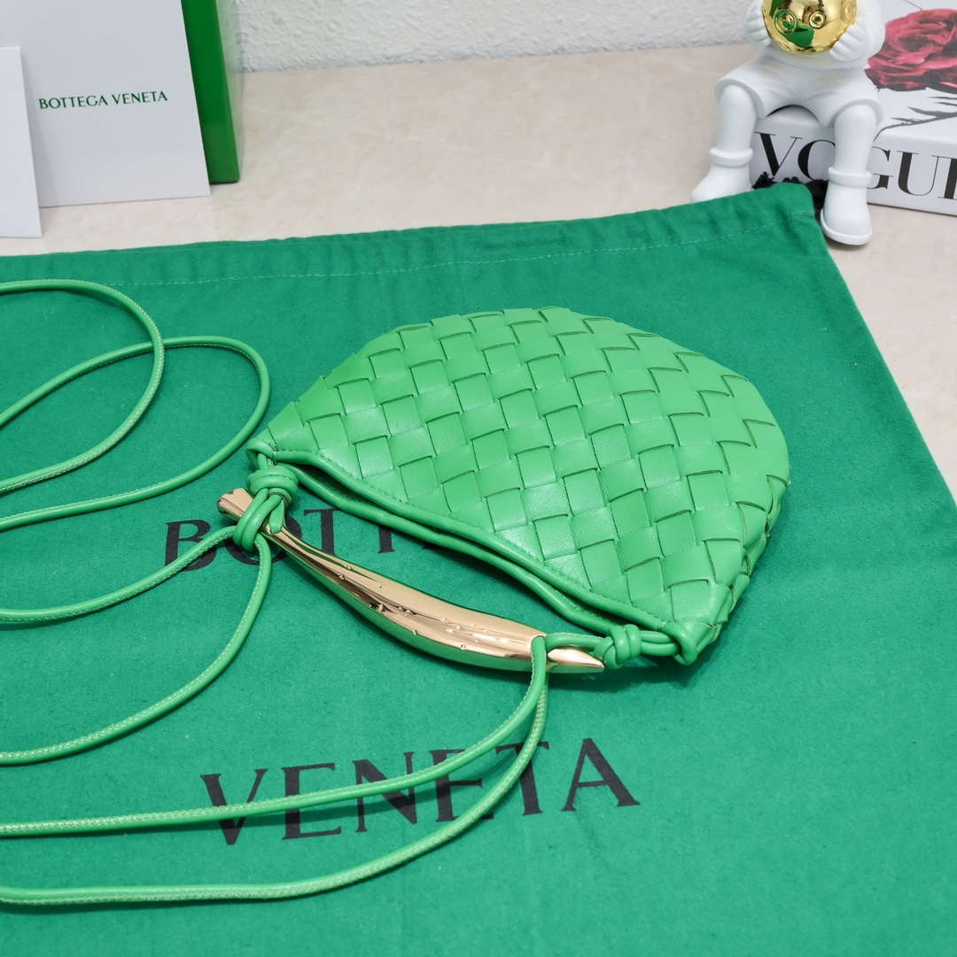 Bottega Veneta BV 744267 Mini Sardine Cross-body bag realised with Intrecciato Green - Default Title - View 6