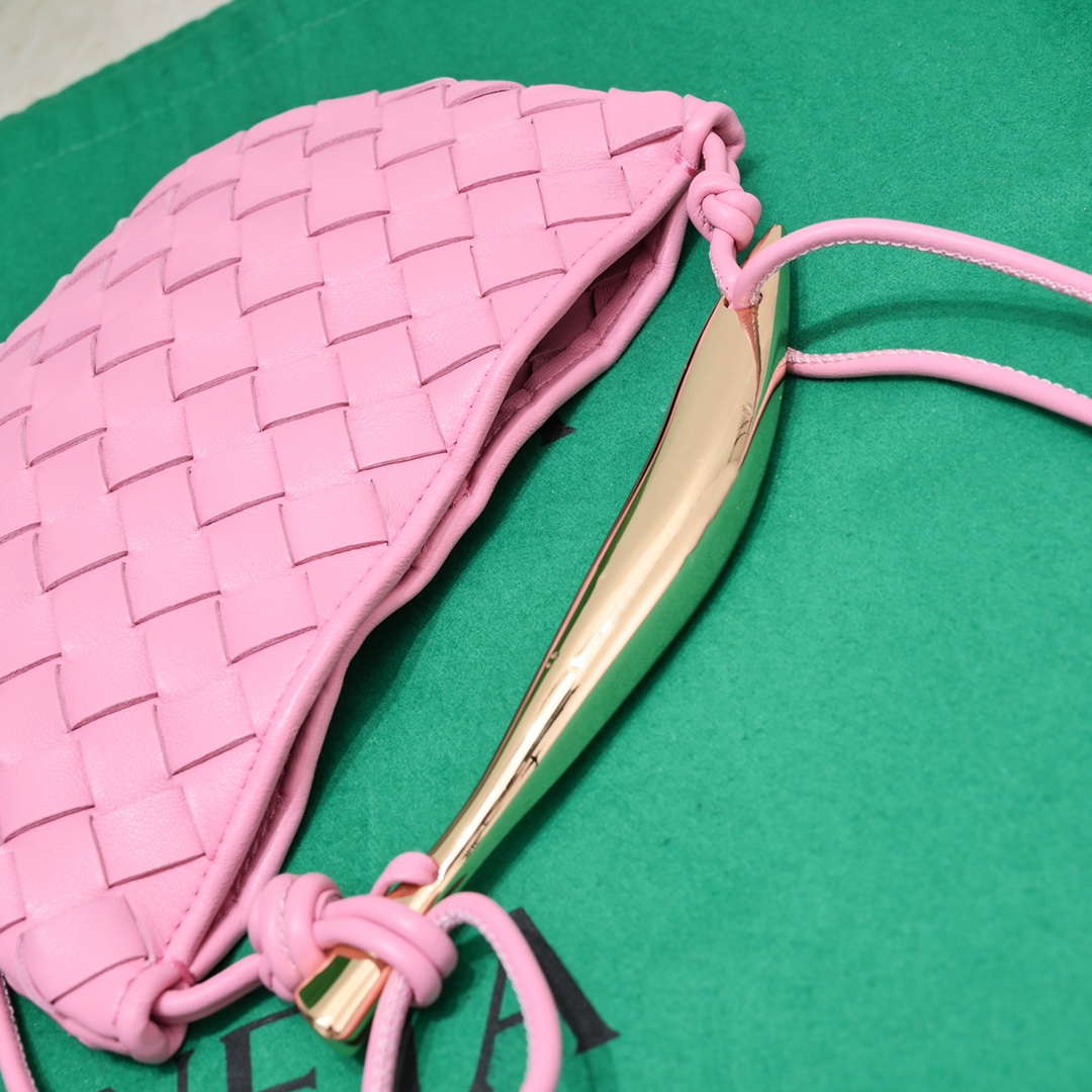 Bottega Veneta BV 744267 Mini Sardine Cross-body bag realised with Intrecciato Pink
