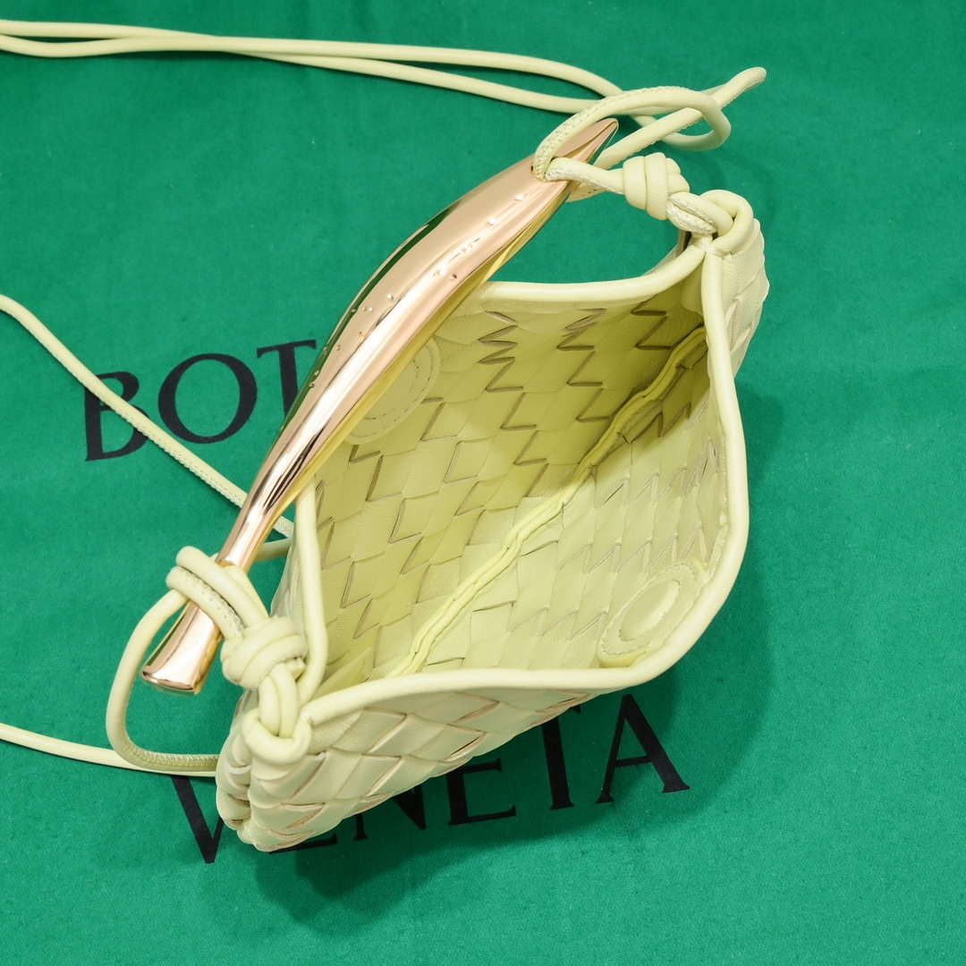 Bottega Veneta BV 744267 Mini Sardine Cross-body bag realised with Intrecciato Yellow