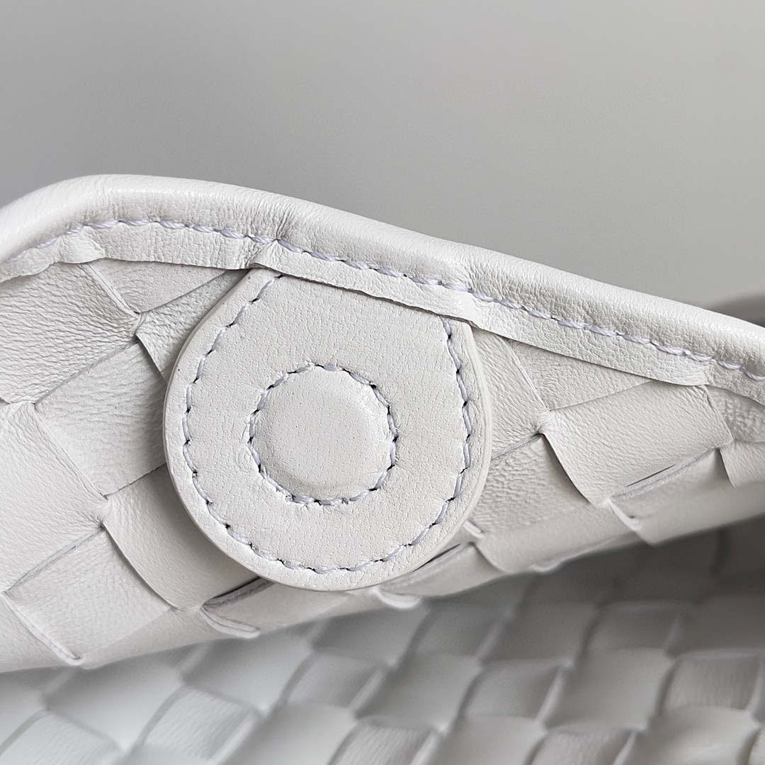 Bottega Veneta BV 744267 Mini Sardine White