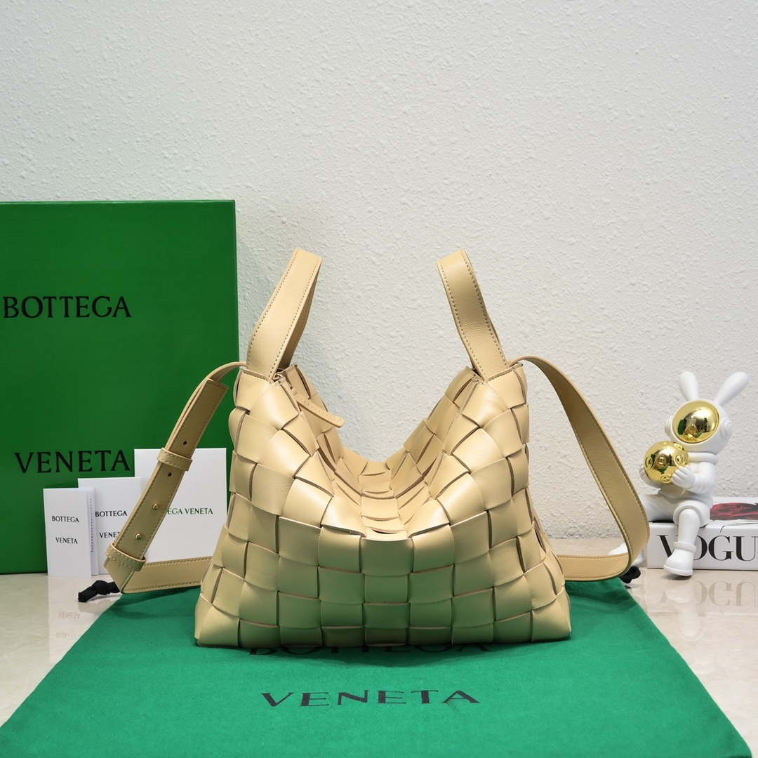 Bottega Veneta BV 7466 Bowling bag Apricot - Default Title - View 1