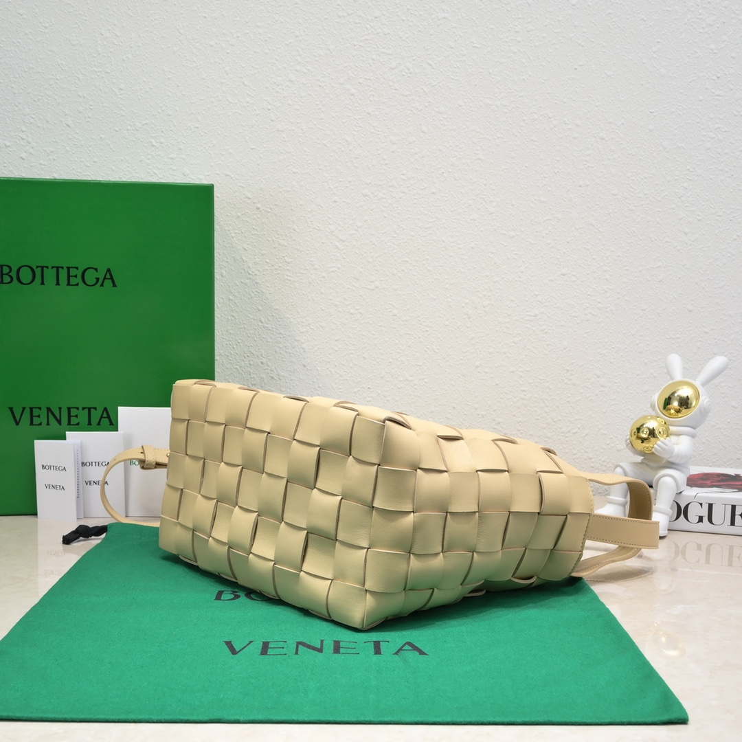 Bottega Veneta BV 7466 Bowling bag Apricot - Default Title - View 3