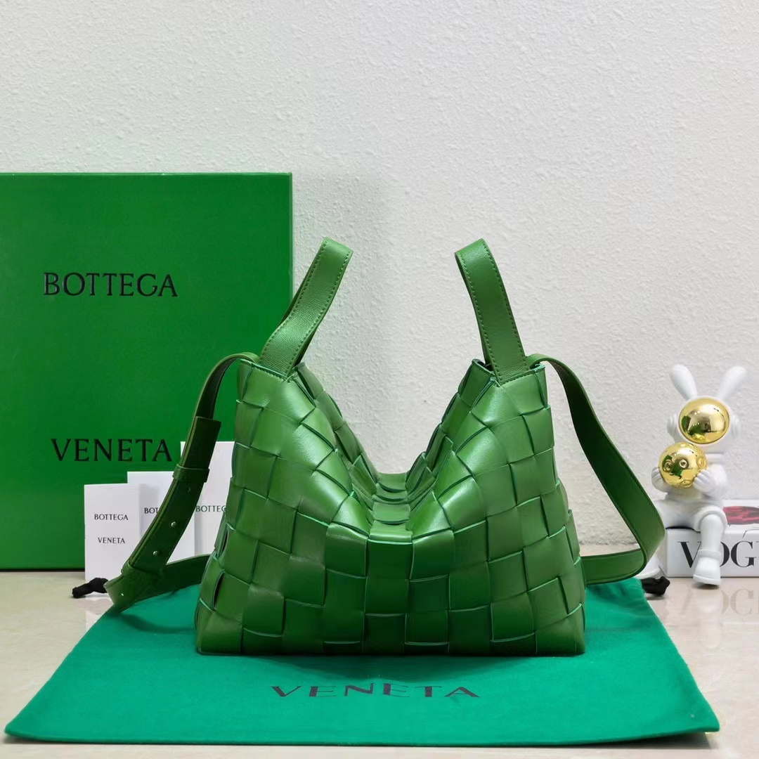 Bottega Veneta BV 7466 Bowling bag Green