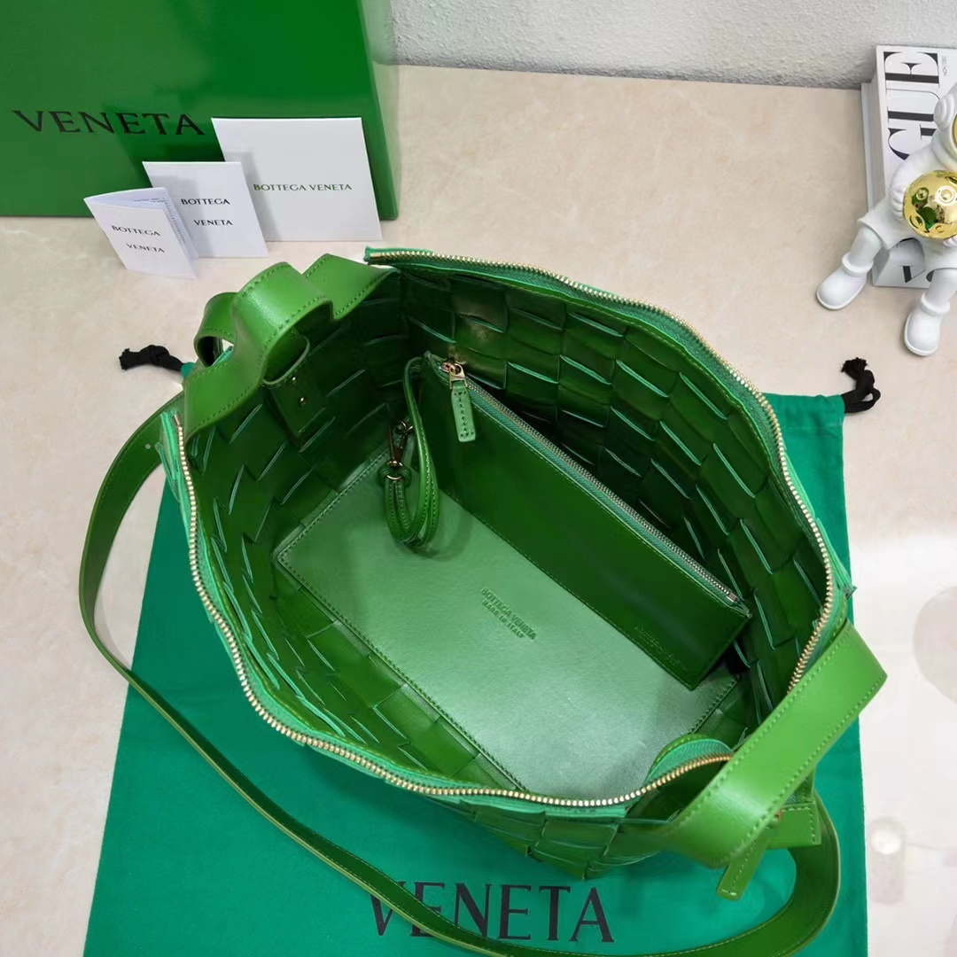 Bottega Veneta BV 7466 Bowling bag Green